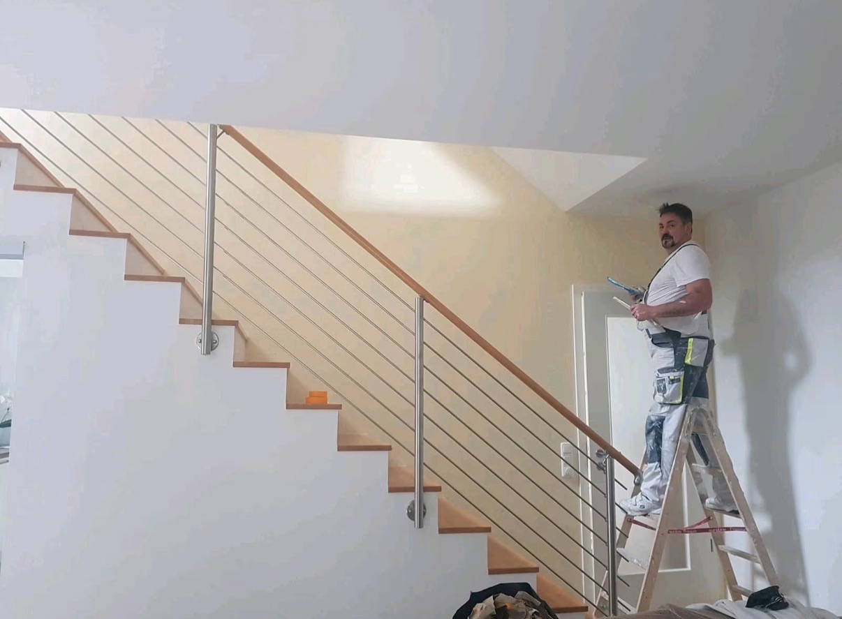 Malerarbeiten – Streichen im Treppenhaus